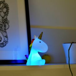 Lámpara Unicornio cambia entre 5 colores